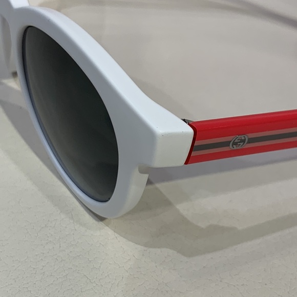 New Women’s Gucci Sunglasses - Picture 8 of 8